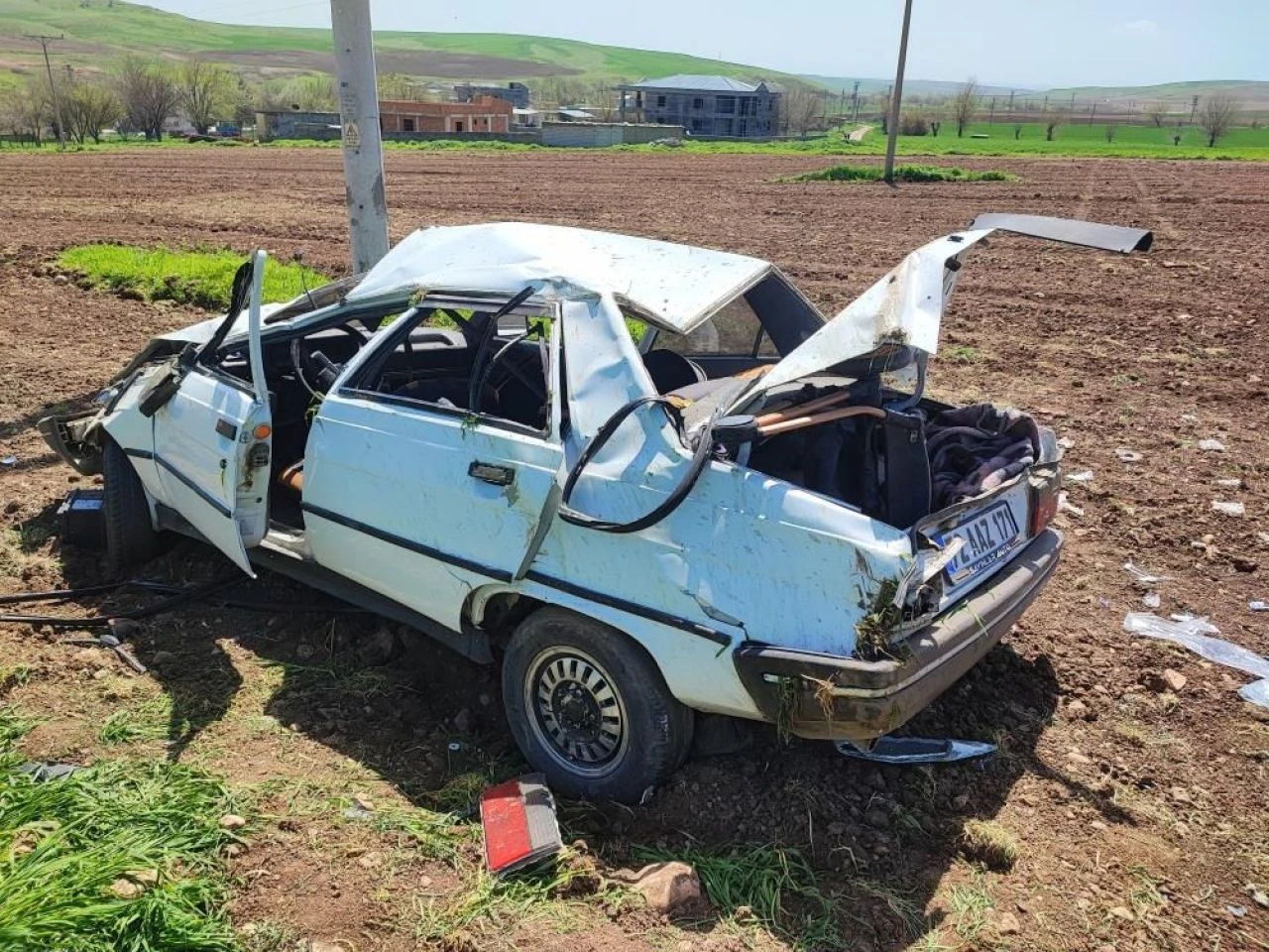 9 kişinin bindiği otomobil takla attı Araçtakilerin tamamı... - 3. Resim