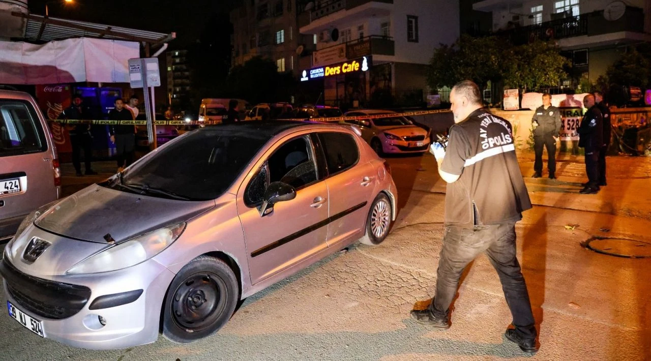 Üniversiteli genç dehşeti yaşadı! Aracına binerken kurşun yağdırdılar!