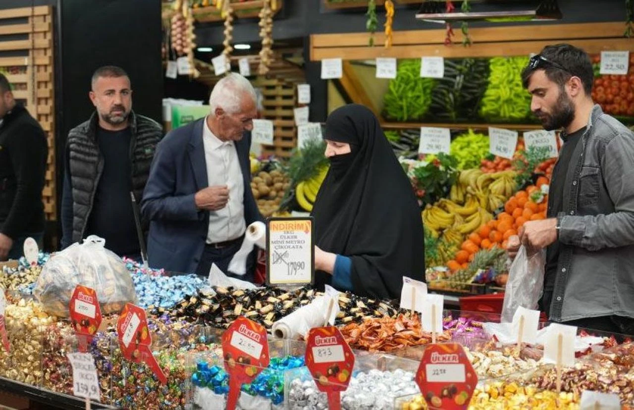 Bayram coşkusu renkli şekerlerle tezgahlara taştı! Fiyatlar belli oldu - 1. Resim