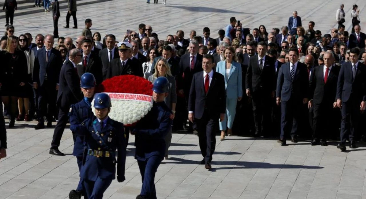 CHP'den 26 başkanla Anıtkabir'e ziyaret  - 1. Resim