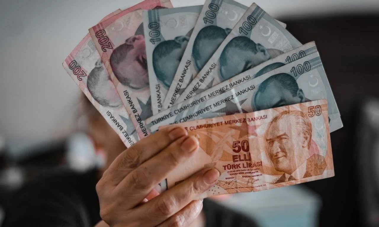 En yüksek promosyonda yarış alevlendi, ödeme 20 bine dayandı! Emekli maaş zammı daha da kızıştıracak