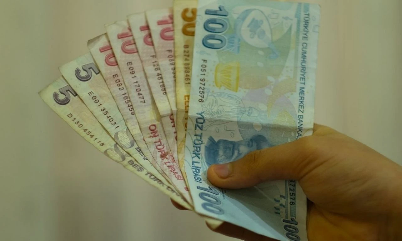 En yüksek promosyonda yarış alevlendi, ödeme 20 bine dayandı! Emekli maaş zammı daha da kızıştıracak