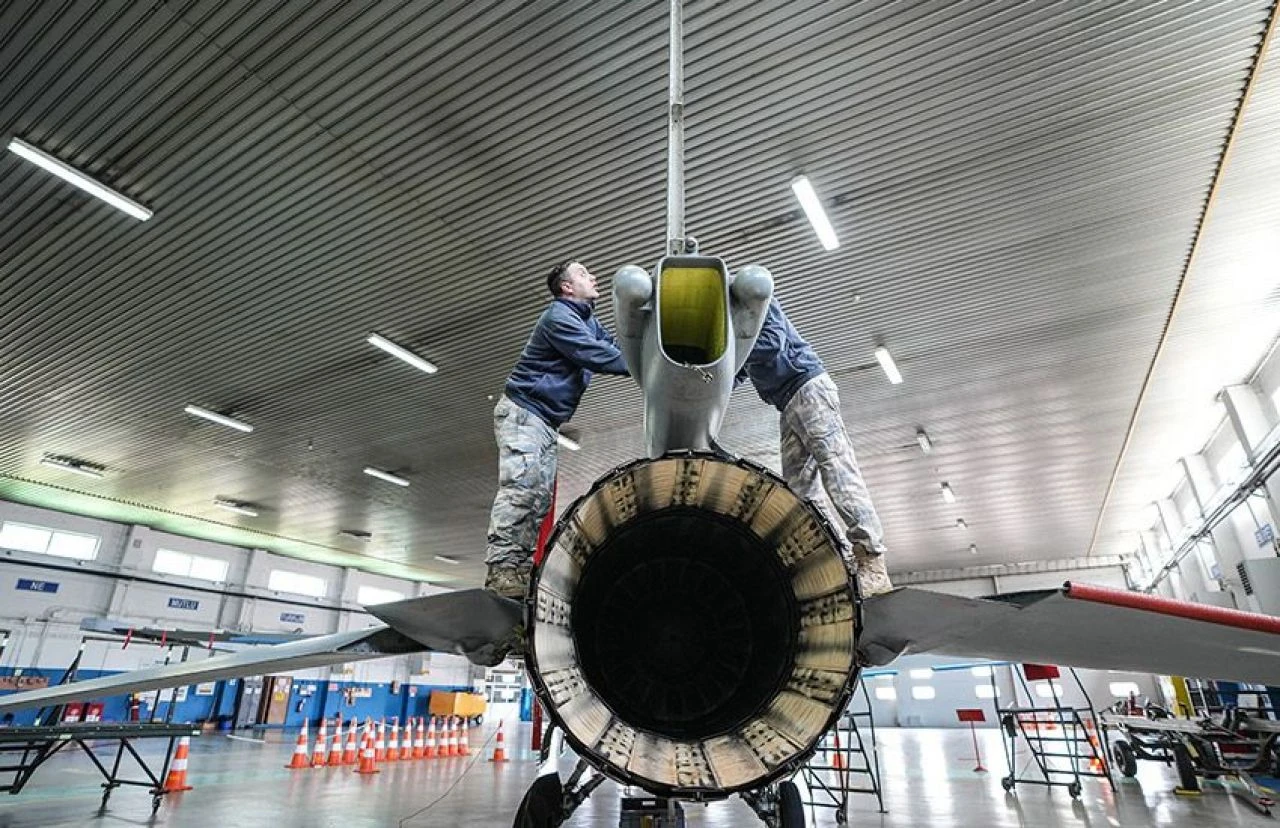 F-16'lar F-5'ler... Türk Ordusunun 'semadaki gözleri' böyle işlem görüyor - 4. Resim