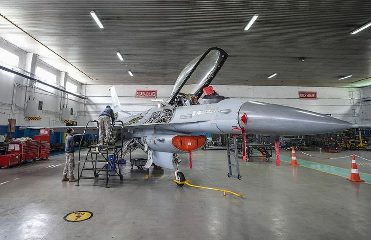 F-16'lar F-5'ler... Türk Ordusunun 'semadaki gözleri' böyle işlem görüyor - 2. Resim