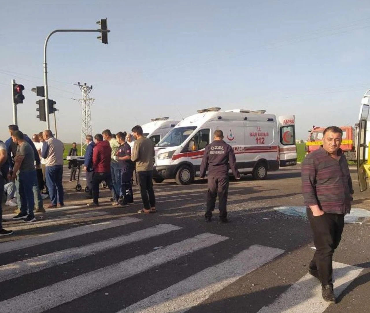 Halk otobüsü ile tır çarpıştı! Çok sayıda yaralı var - 1. Resim