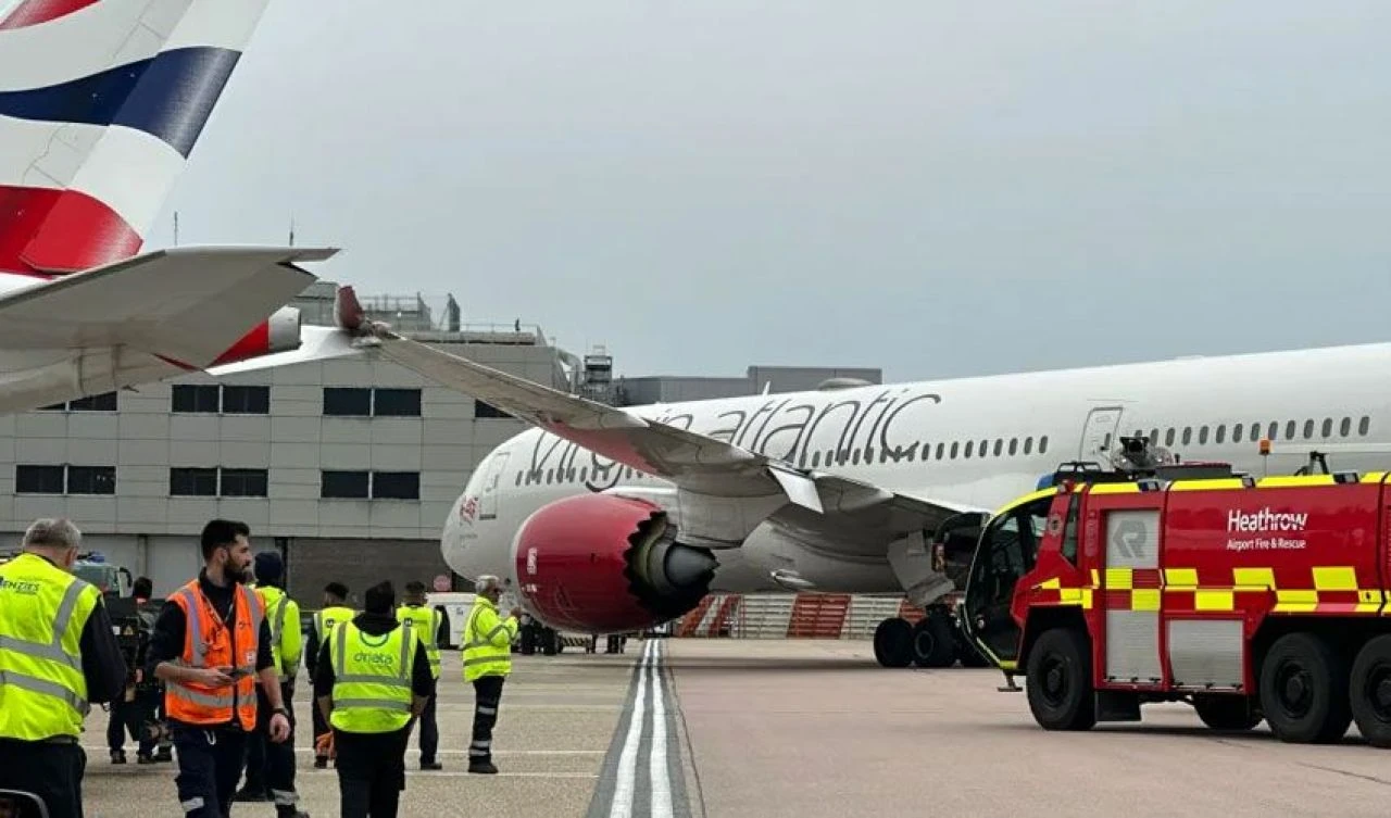 Korkutan anlar! İki yolcu uçağı pistte çarpıştı - 2. Resim