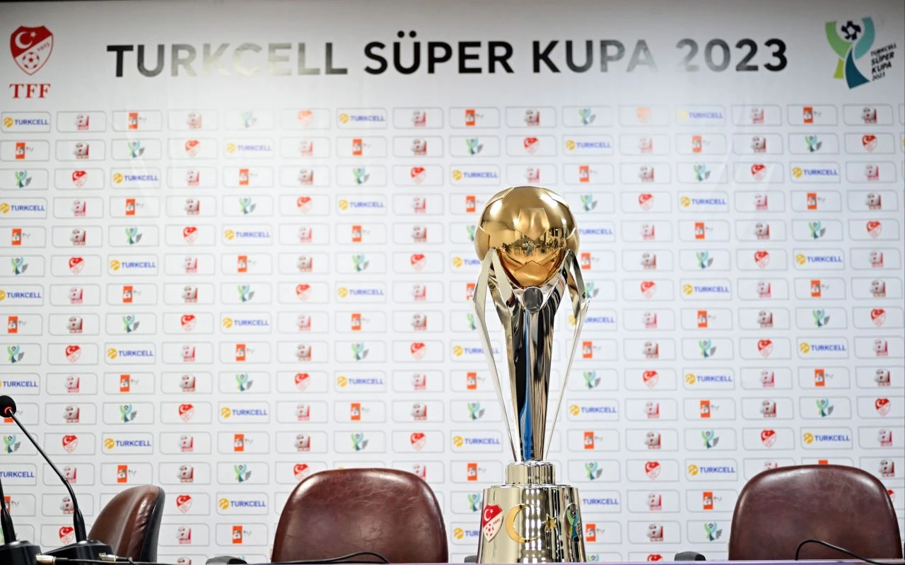 Süper Kupa öncesi Muslera ve Okan Buruk'tan Fenerbahçe açıklaması