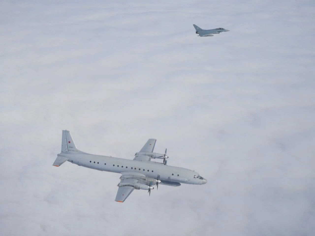 Baltık Denizi'nde Alman Rus gerilimi! Keşif uçağına engelleme - 1. Resim