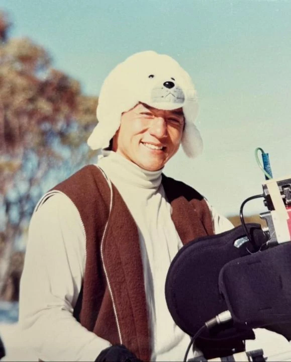 Dünya efsanesi Jackie Chan'den damga vuran paylaşımlar!