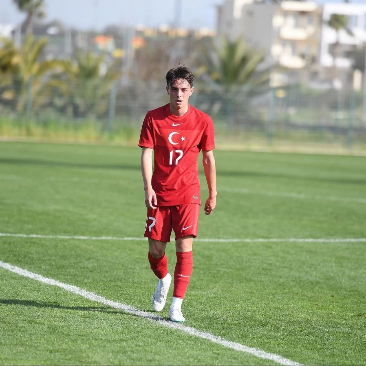 Fenerbahçe U19 takımının oyuncusu Emirhan Arkutcu'nun hayatı ve kariyeri