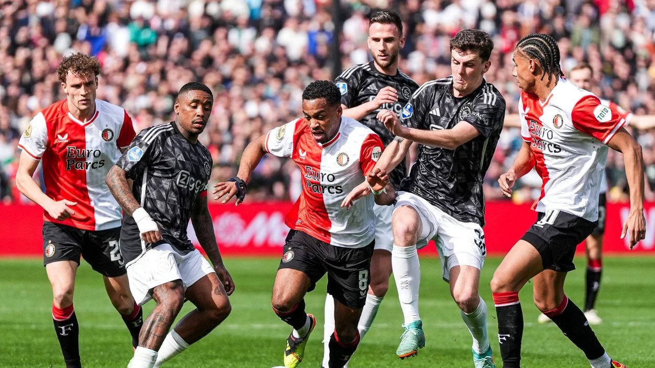 Feyenoord'dan Ajax'a tarihi fark