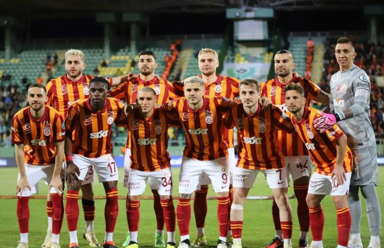 Galatasaray Başkanı Özbek: Tarihe kötü geçecek maç oldu - 2. Resim