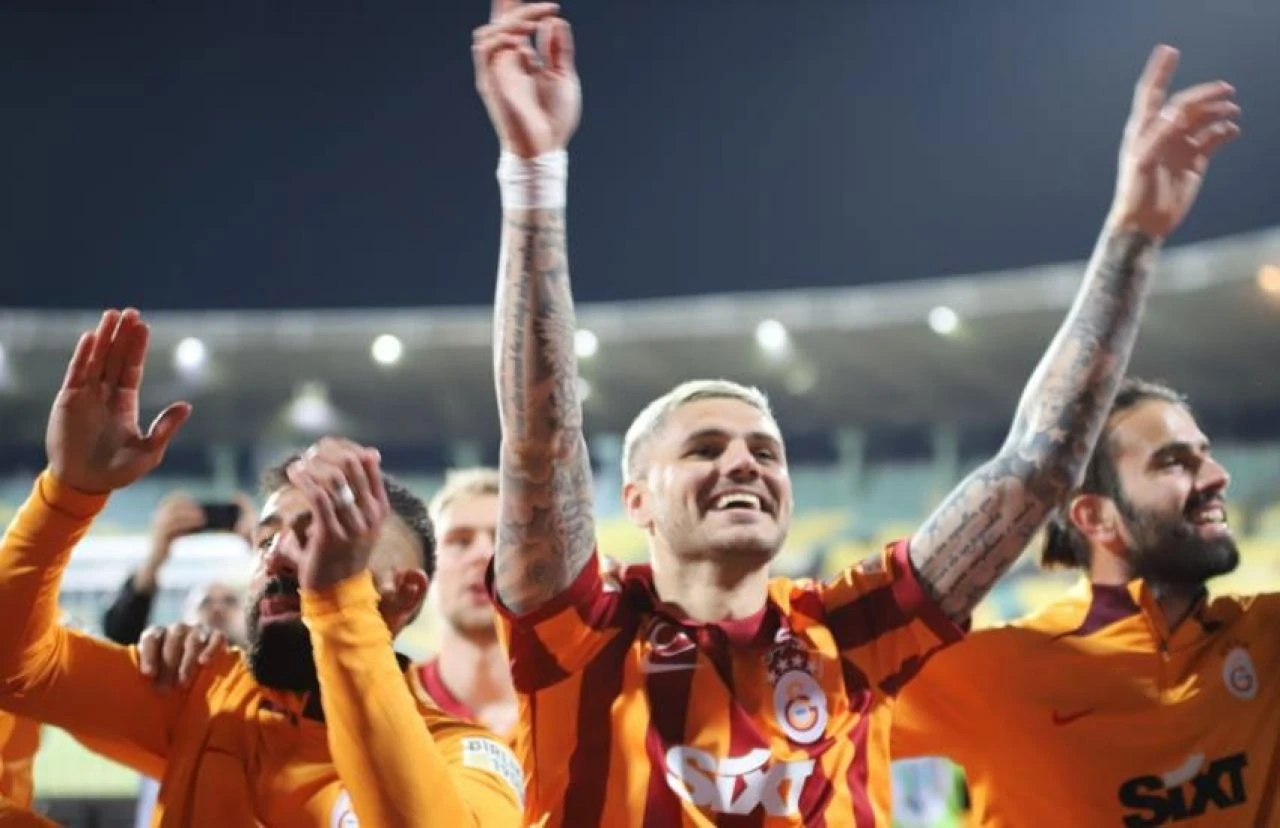 Galatasaray Başkanı Özbek: Tarihe kötü geçecek maç oldu - 1. Resim