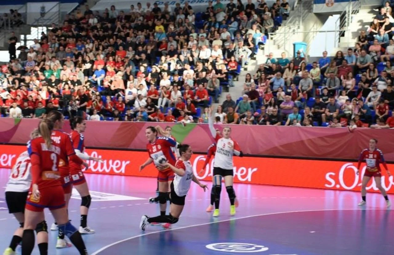 İlk kez Avrupa Şampiyonası'na katılacak: Ay-Yıldızlılar tarihe geçti!