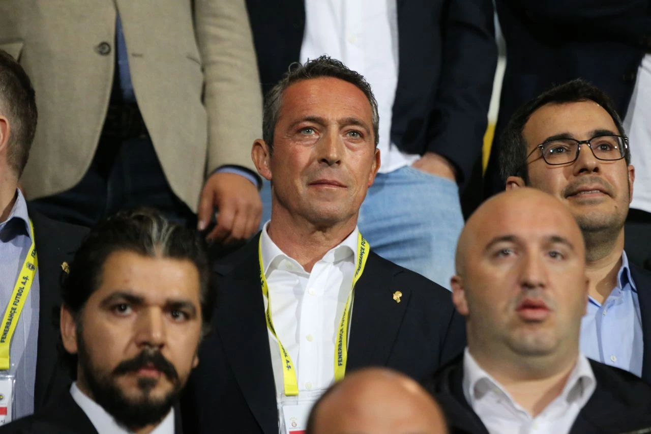 Süper Kupa maçı yarıda kaldı! Fenerbahçe ceza alacak mı? - 2. Resim