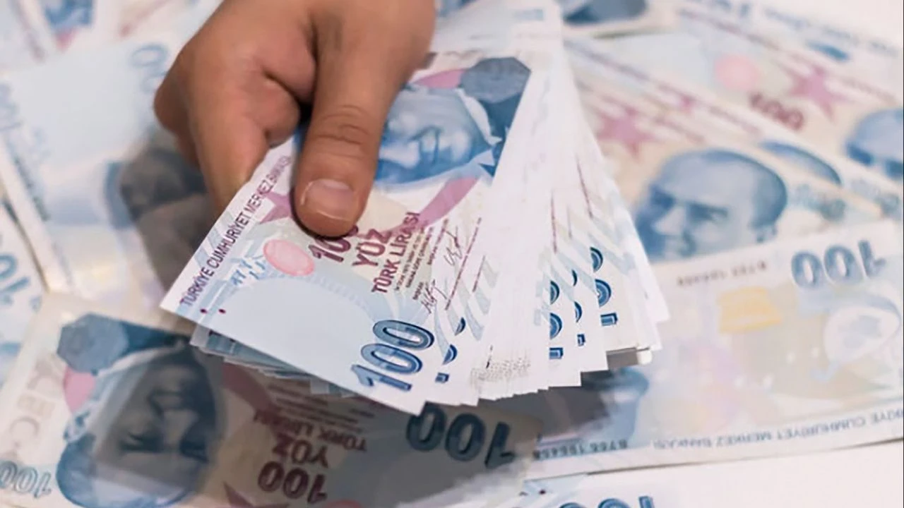 Asgari ücretli 2 bin lira ek ödeme alacak! SGK Uzmanı tek tek açıkladı: Bayram mesaisi nasıl hesaplanır?