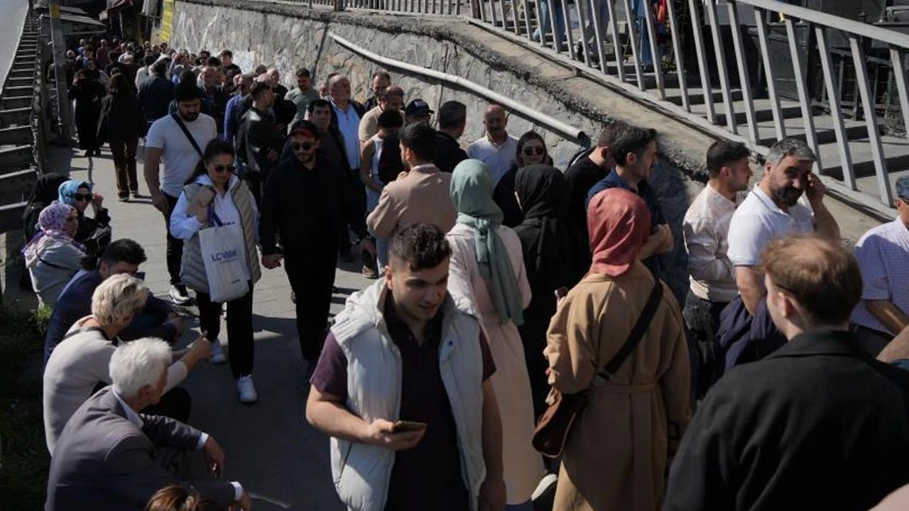 İstanbul'da ucuz baklava kuyruğunun sonu gözükmedi! - 1. Resim