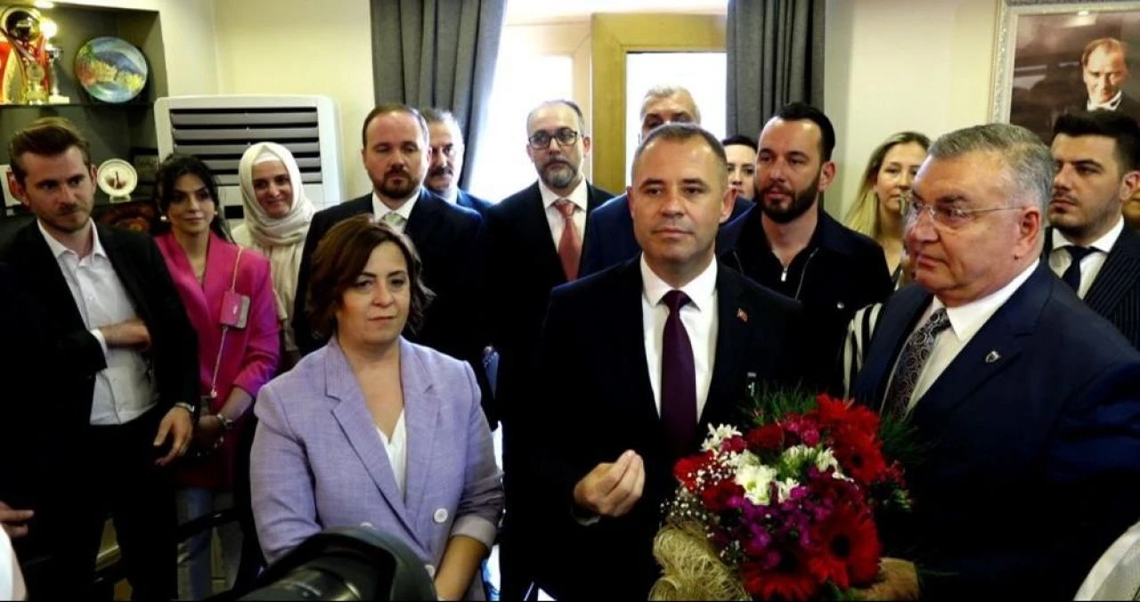 Kırklareli Belediye Başkanlığını kazanan Derya Bulut mazbatasını aldı - 2. Resim