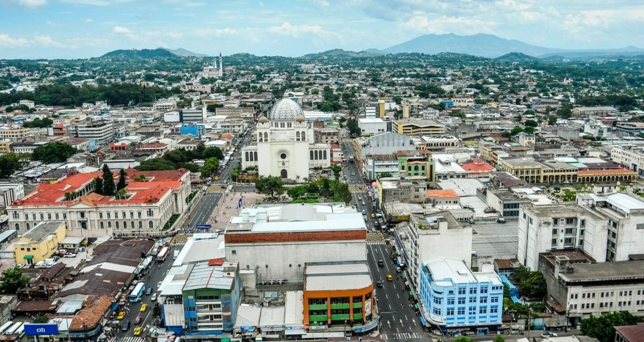 Orta Amerika ülkesinden yabancı çalışanlara 'ücretsiz vatandaşlık'