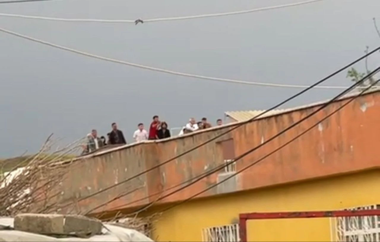 Seçim bitti, kavgası bitmedi! Taşlı, sopalı başkanlık kavgası: Çok sayıda yaralı var