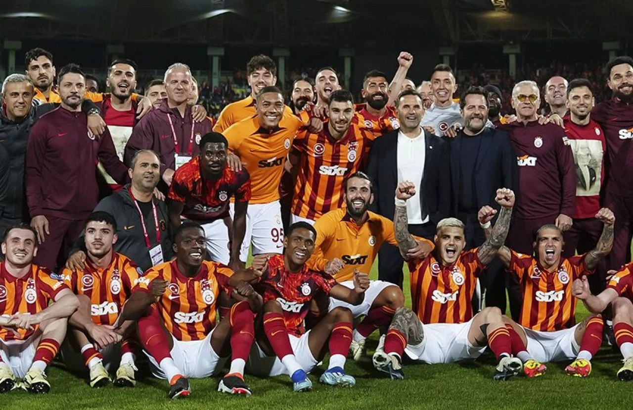 Süper Kupa maçı sonrası Fenerbahçe için beklenen cezalar! Avukat Delidere TGRT Haber canlı yayınında açıkladı - 4. Resim