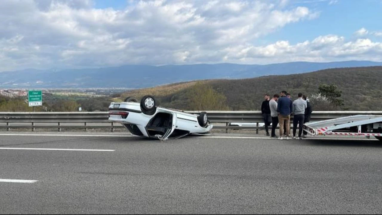 TEM’de otomobil takla attı: 2 yaralı