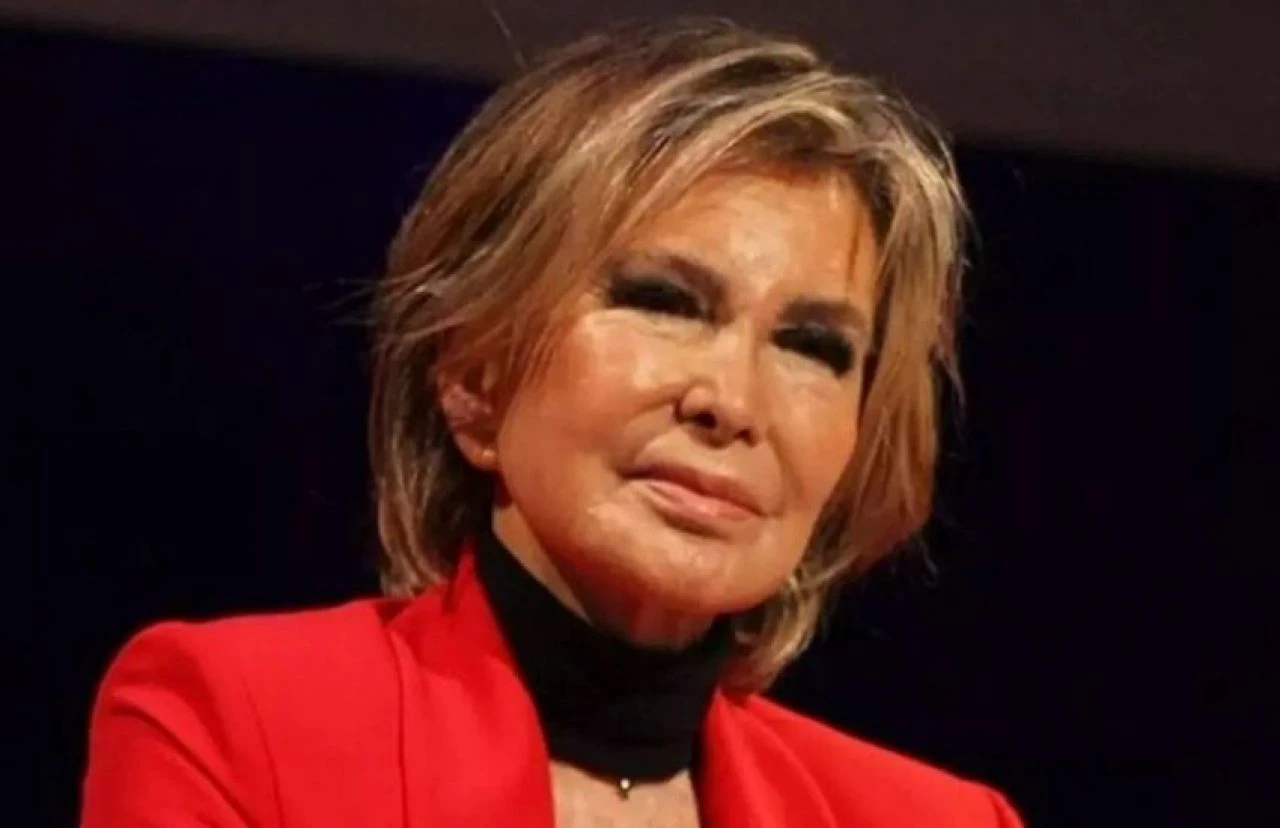 Filiz Akın'dan 'Gülecek halde değilim' sözleriyle Arefe Günü paylaşımı - 1. Resim