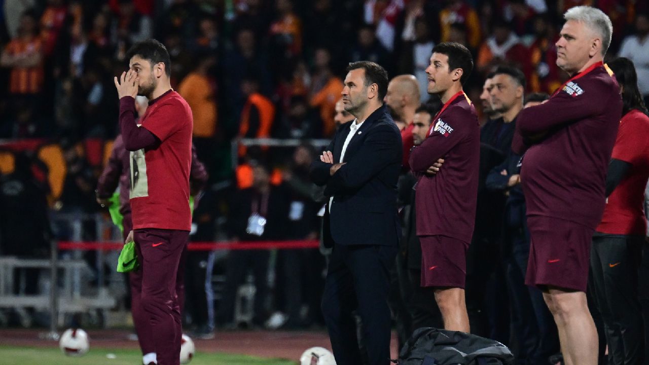Galatasaray, Süper Kupa&#039;da topu neden dışarı atmadı? Okan Buruk açıkladı!