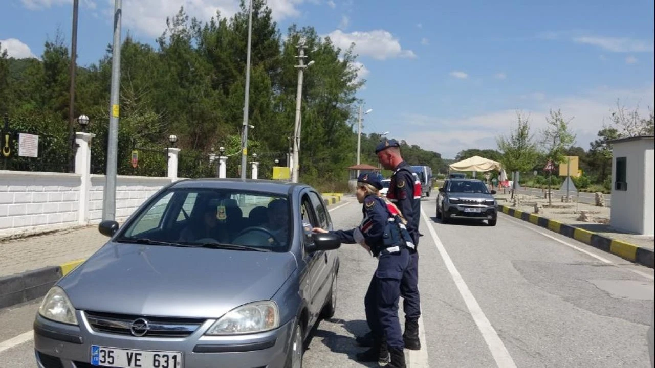 Marmaris’e bayram için 4 günde 40 bin araç girişi oldu - 2. Resim