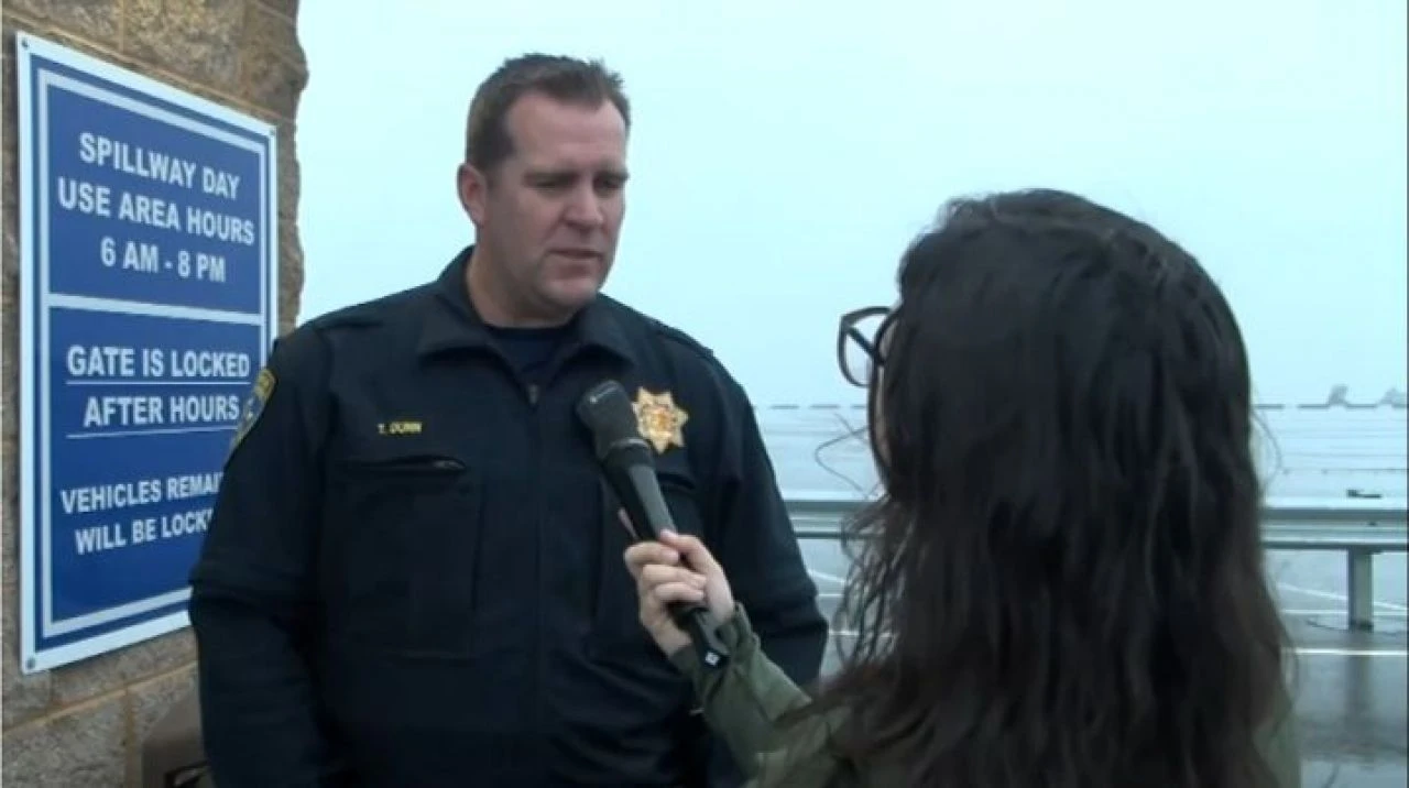 Servisi kaçıran 9 yaşındaki çocuk annesinin aracıyla trafiğe çıktı! Polisle ilginç diyalog