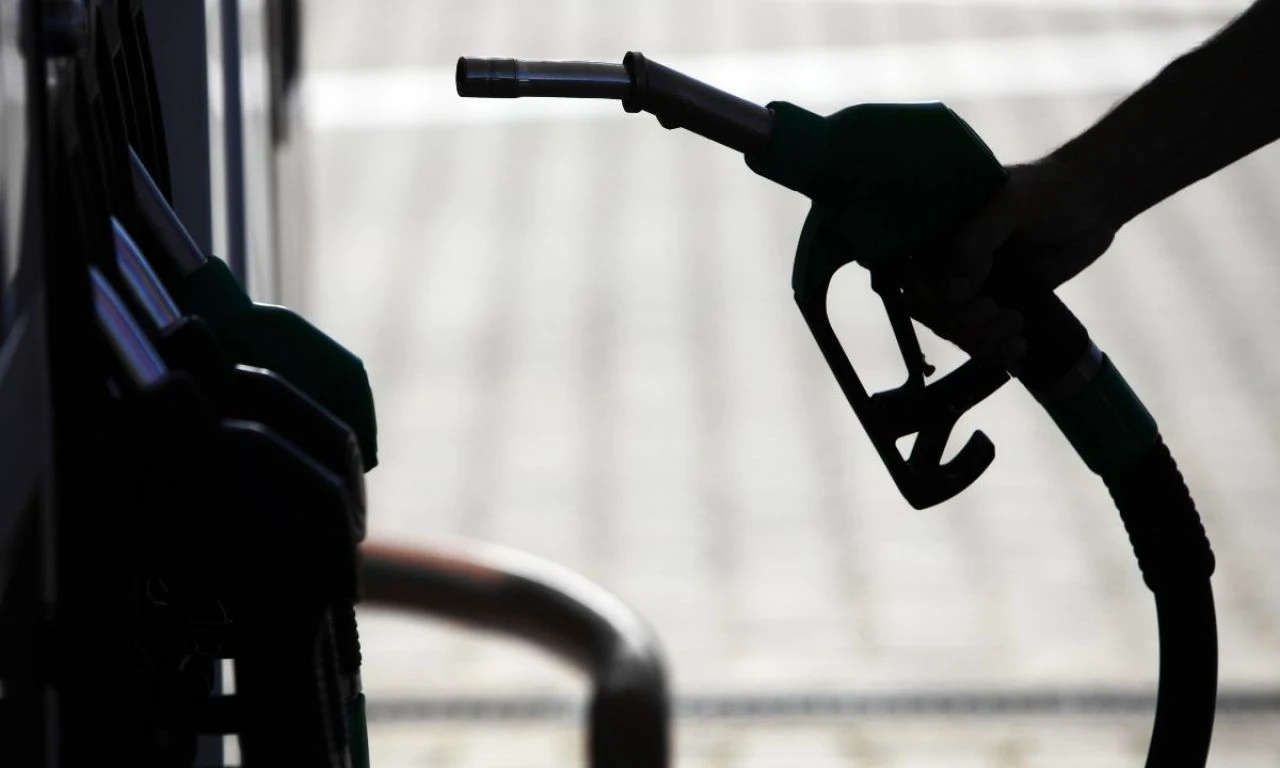Akaryakıt fiyatlarına zam göründü! Analistler tarih verdi, petrol daha da yükselecek