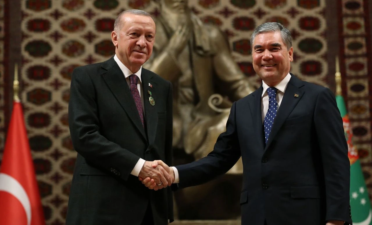 Cumhurbaşkanı Erdoğan'dan bayram diplomasisi: Liderlerle telefonda görüştü