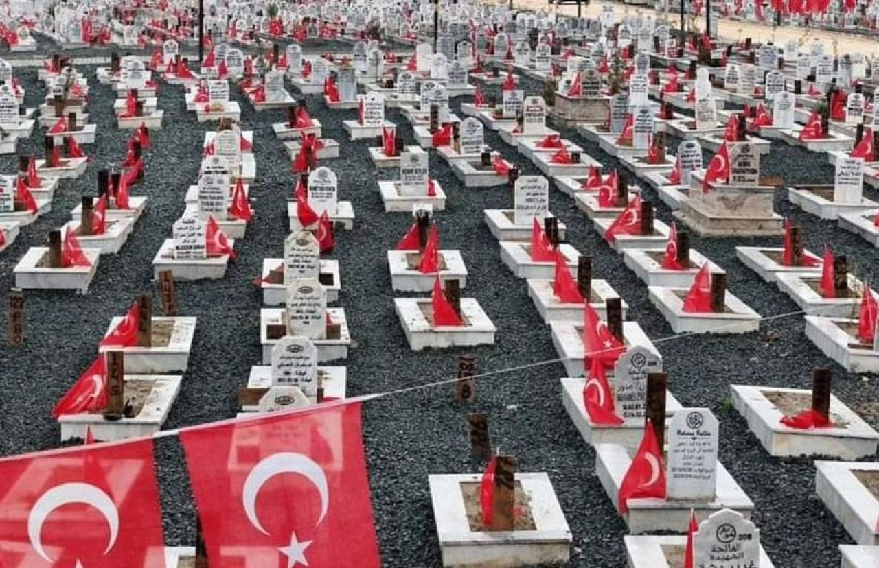 Hataylı taksiciler duygulandırdı! Mezara gidenlerden ücret almadılar