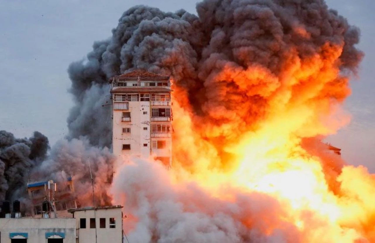 Son dakika! Hamas liderine ağır darbe: 3 oğlu ve akrabaları öldü - 2. Resim