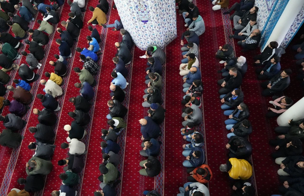 Yurttan bayram manzaraları... Camiler doldu taştı