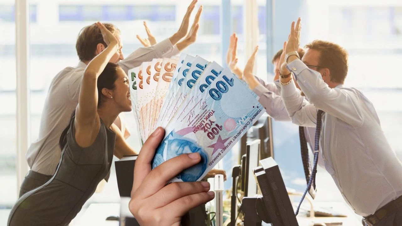 Bayram mesaisine kalan çalışanlar dikkat! Ücretler yarım değil 2 gün olarak hesaplanacak (2024 bayram mesai ücretleri) - 1. Resim