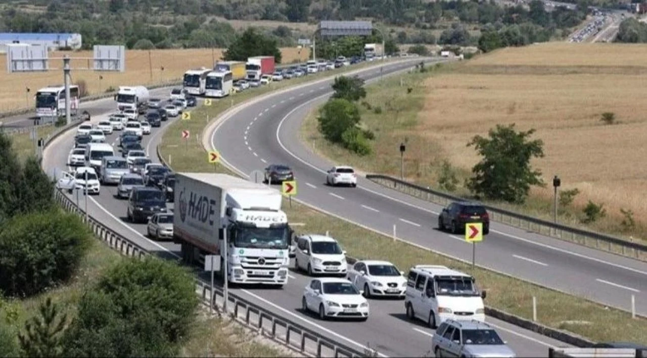 Ekipler bayram dönüşü için hazır: Trafik tedbirleri alındı - 1. Resim