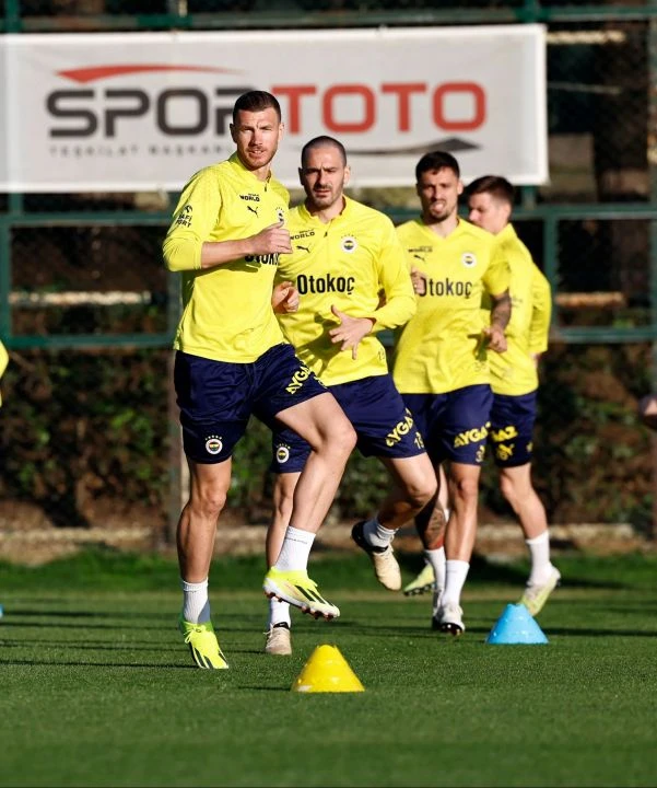 Fenerbahçe - Olympiakos maçı Georgios Karaiskakis Stadyumu'nda oynanıyor