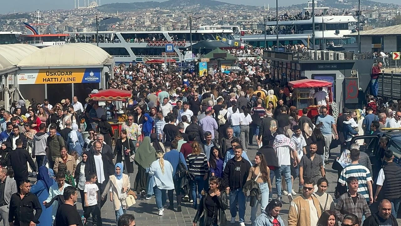 İstanbul trafiği bayramın ilk gününden beter! Havayı görüp çıkan pişman oldu - 4. Resim
