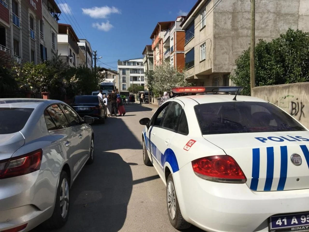 Otomobil 7 yaşındaki çocuğa çarpıp kaçtı - 1. Resim