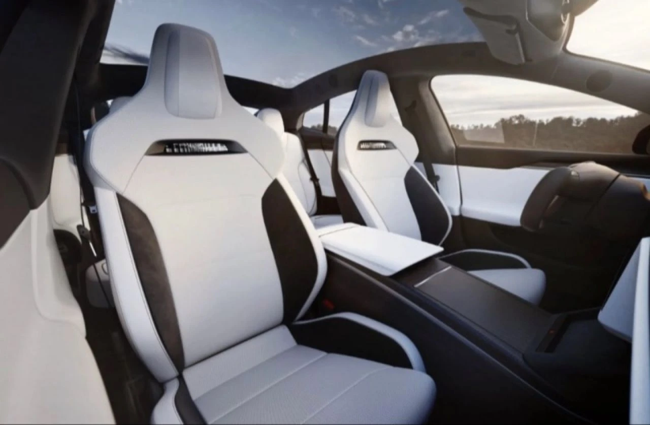 0-100'ü 2,1 saniye olan Tesla Model S Plaid için yeni spor koltuklar geldi - 1. Resim