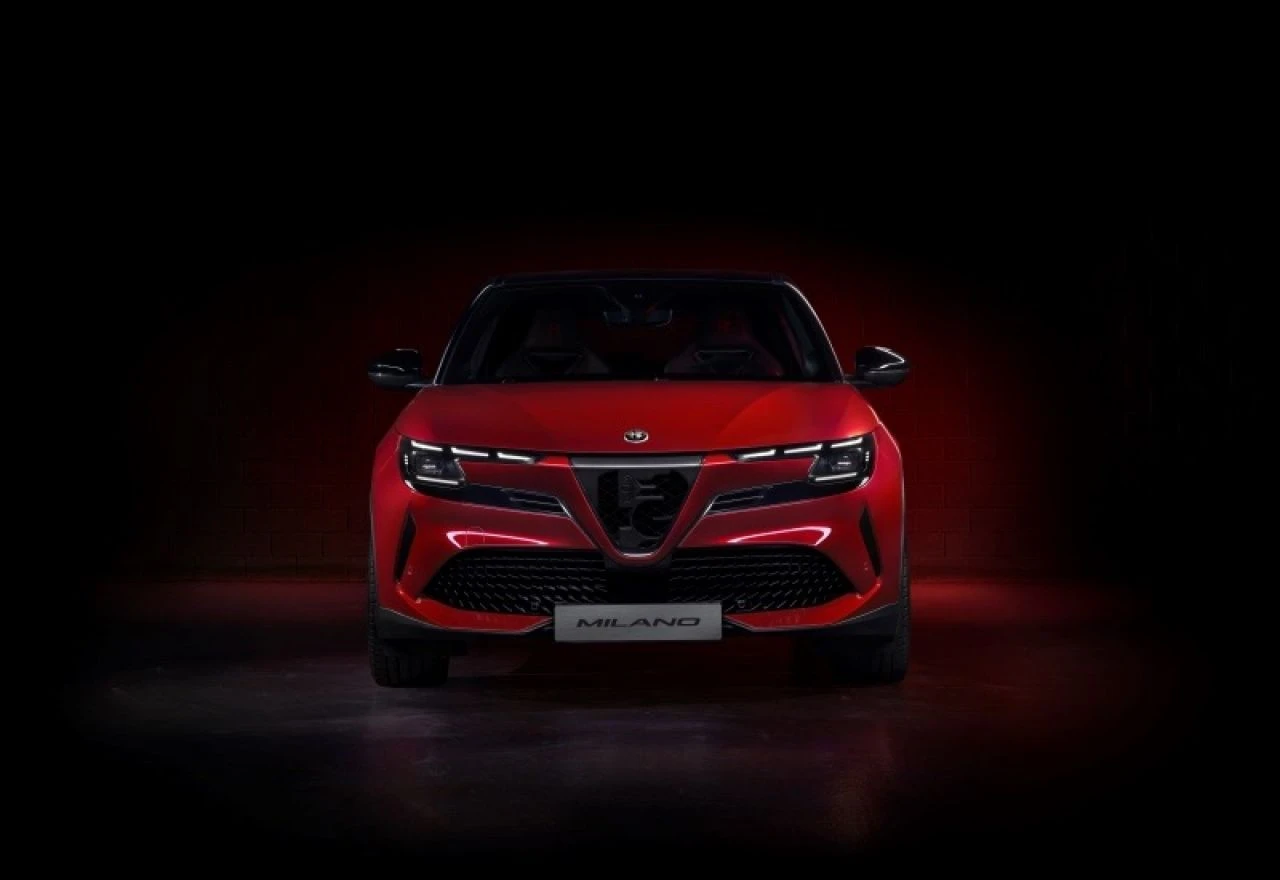 Alfa Romeo'nun yeni aracı İtalya hükümetini kızdırdı - 1. Resim