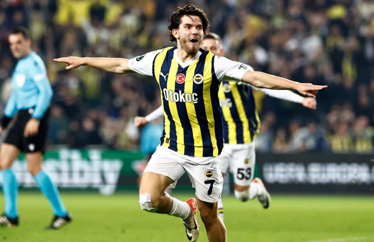 Aston Villa'dan Ferdi Kadıoğlu açıklaması! - 1. Resim