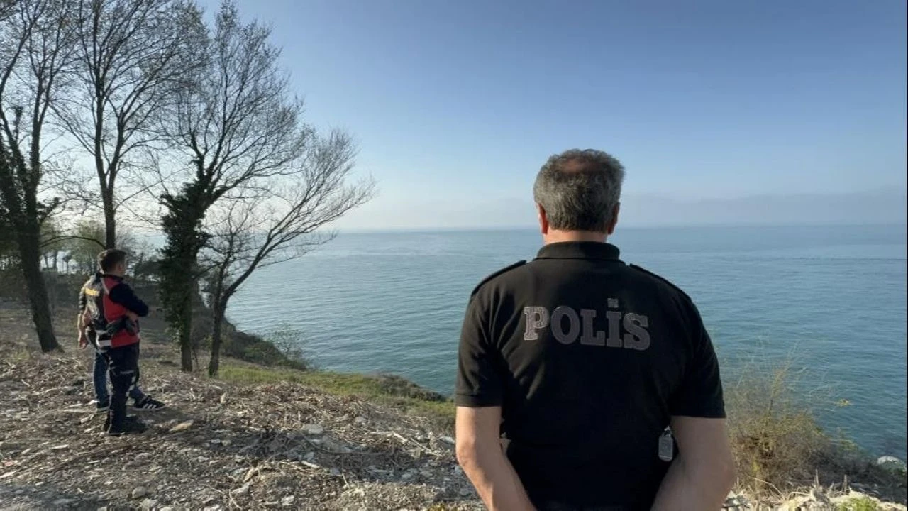 Düzce'de denizdeki cisim ekipleri harekete geçirdi