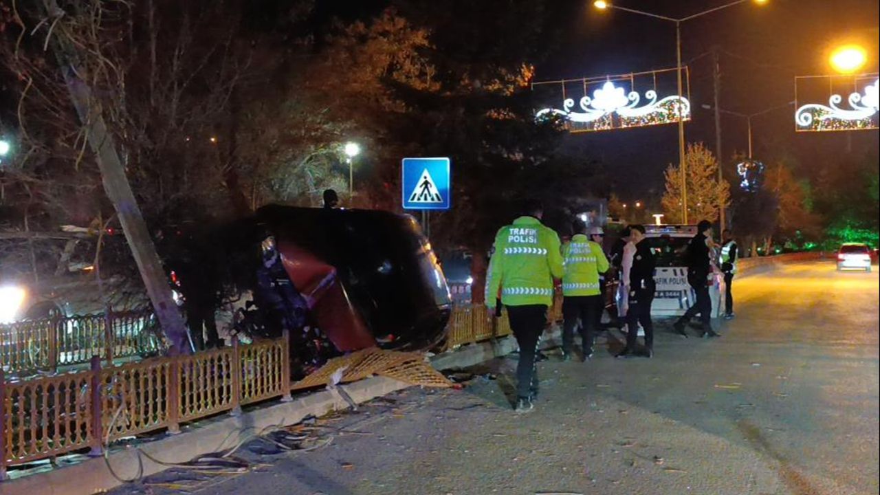 Erzurum Yakutiye'de trafik kazası: 3 yaralı