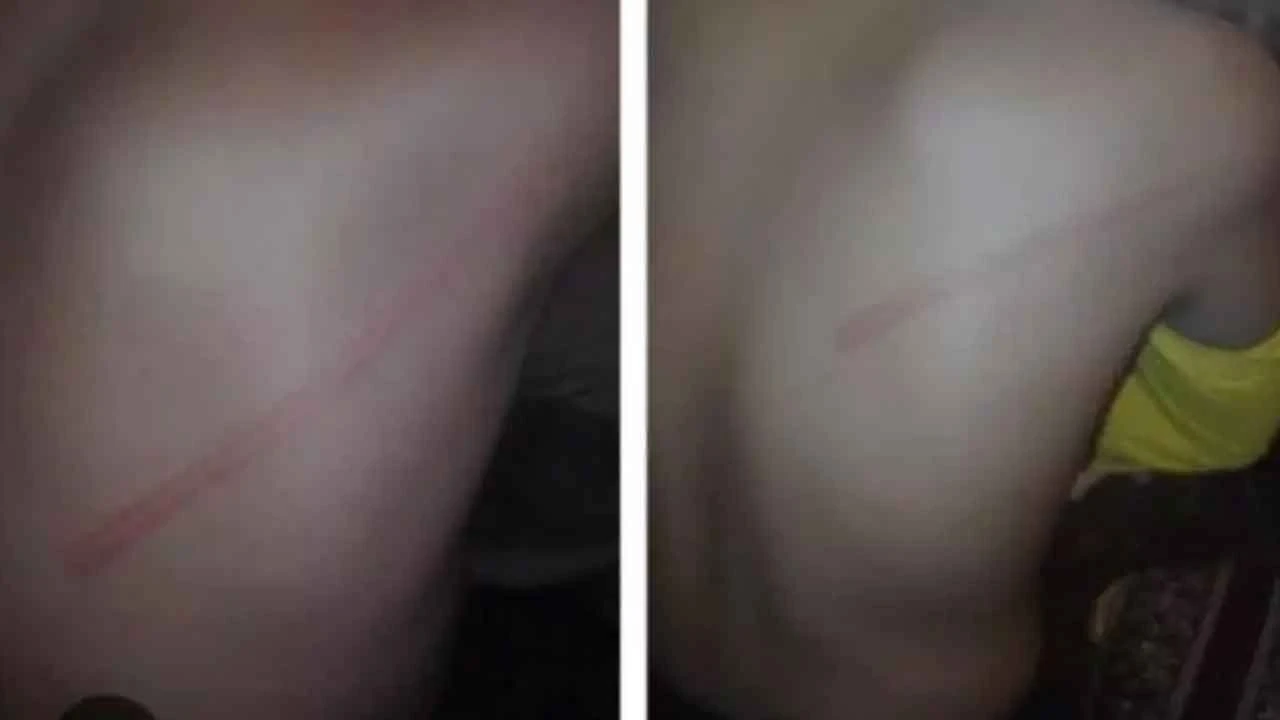 Futbolda böylesi görülmedi: Mağlubiyetin ardından futbolcusunu kırbaçladı - 1. Resim