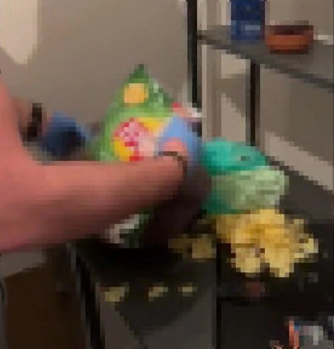 İstanbul'da küçük çocuğun cips paketinden uyuşturucu çıktı - 2. Resim