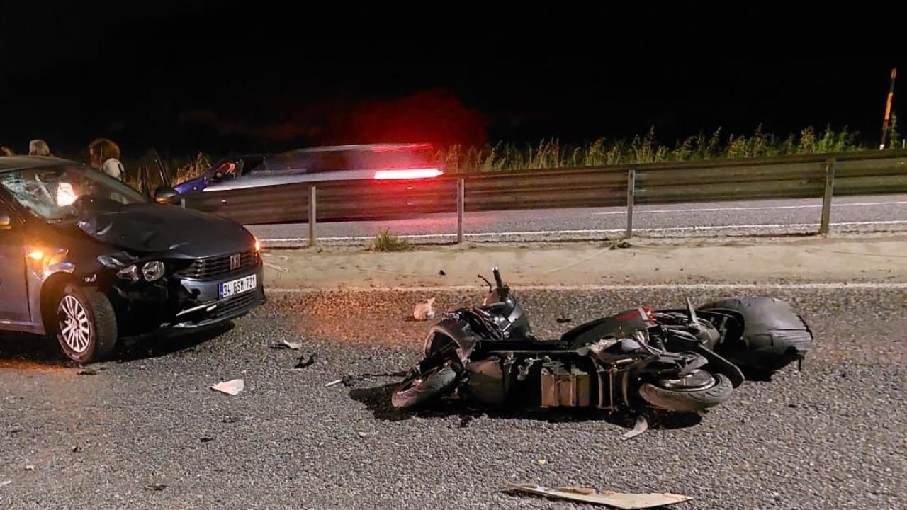 Manisa&#039;da otomobille elektrikli bisiklet çarpıştı: 1 ölü, 2 yaralı