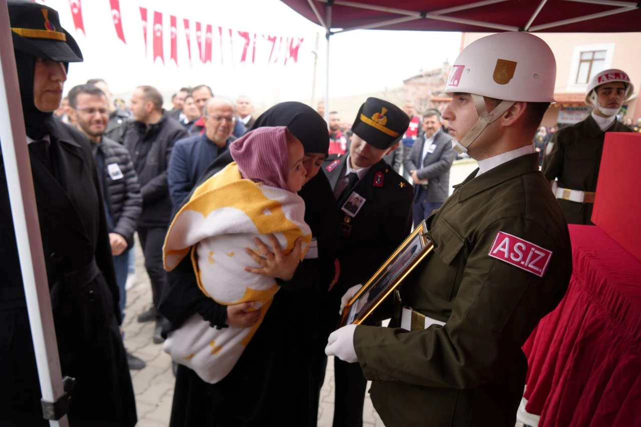 Şehit Hikmet Aslan'ın baba ocağı yürek burktu! Bakanlıktan açıklama geldi
