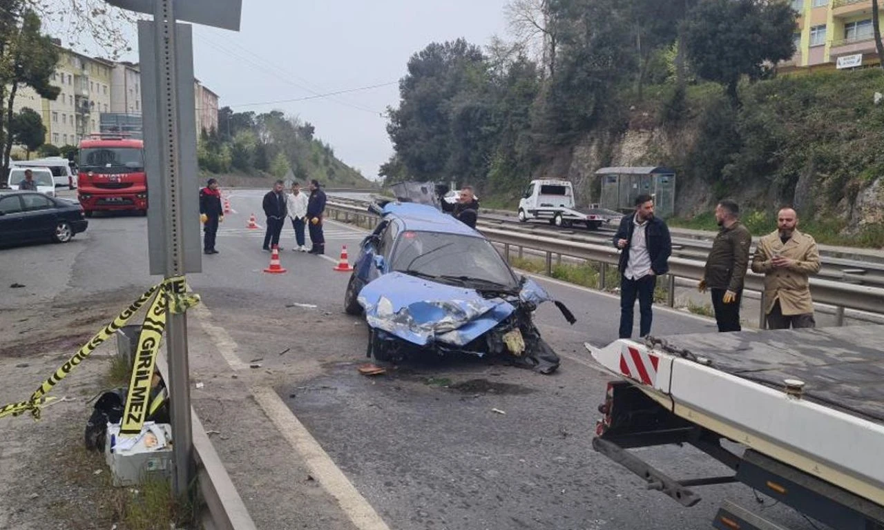Trafo binasına çarptı, hurdaya döndü: Ölü ve yaralı var